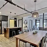 Le Gentleman // Downtown Spacious Condo