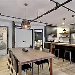 Le Gentleman // Downtown Spacious Condo