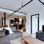 Le Gentleman // Downtown Spacious Condo