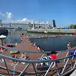 Marina Port De Quebec 2 - Maison Flottante