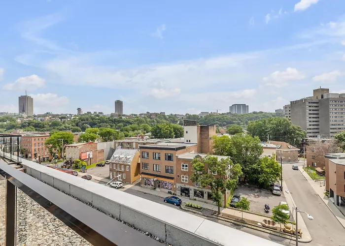 Initial / Wave + Parking / Centre-Ville De Quebec