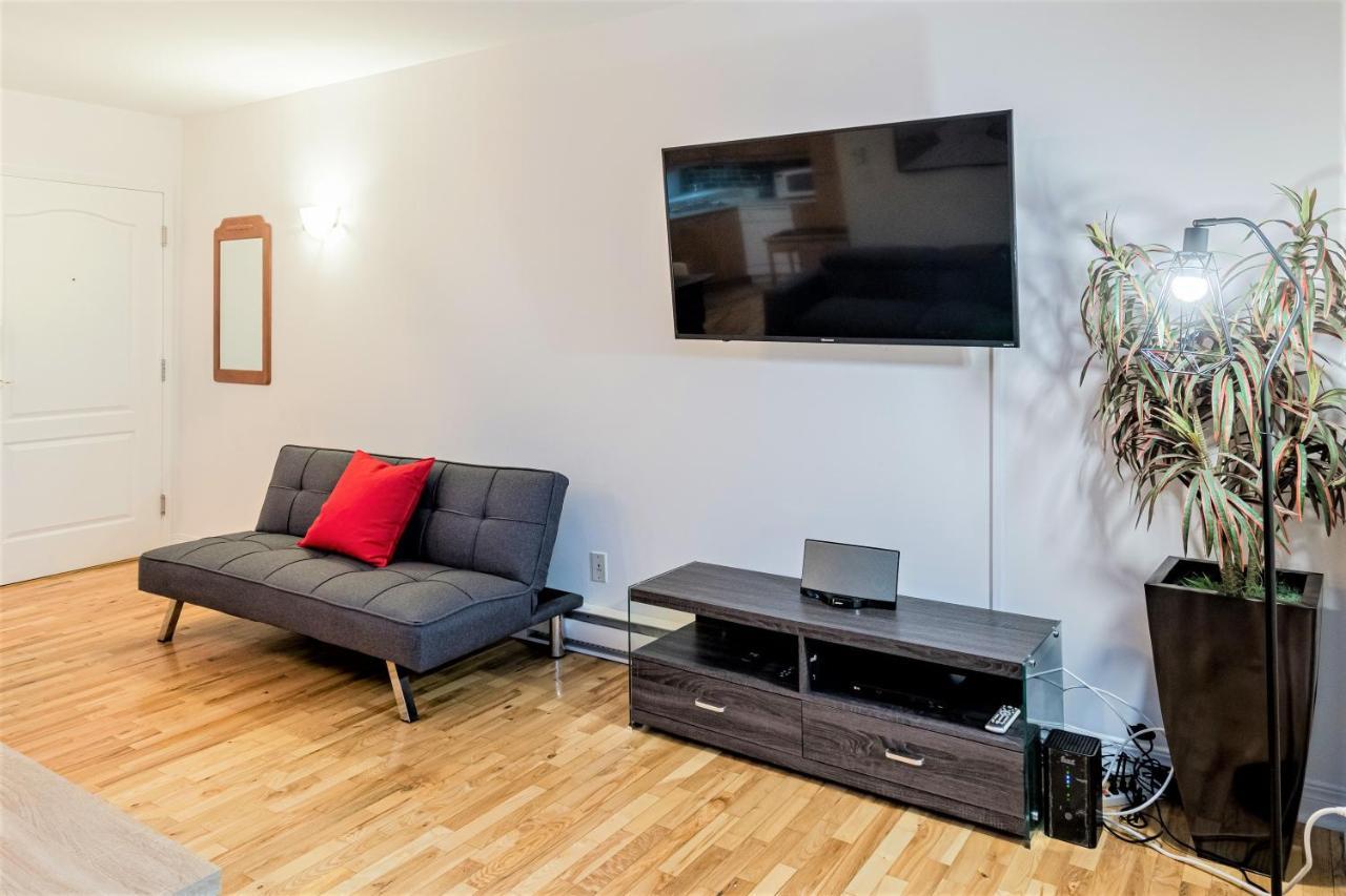 Apartment Le Theatral - En Plein Coeur De L'action Avec Stationnement Quebec City