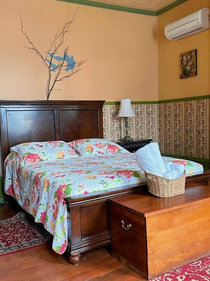 Au Petit Roi Bed & Breakfast