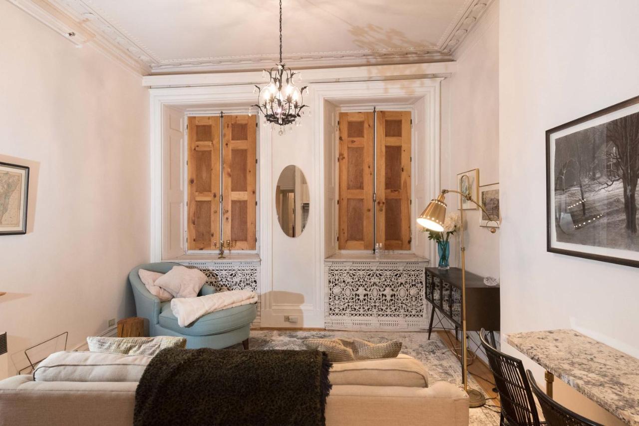 Gorgeous In Old - Le Petit 24