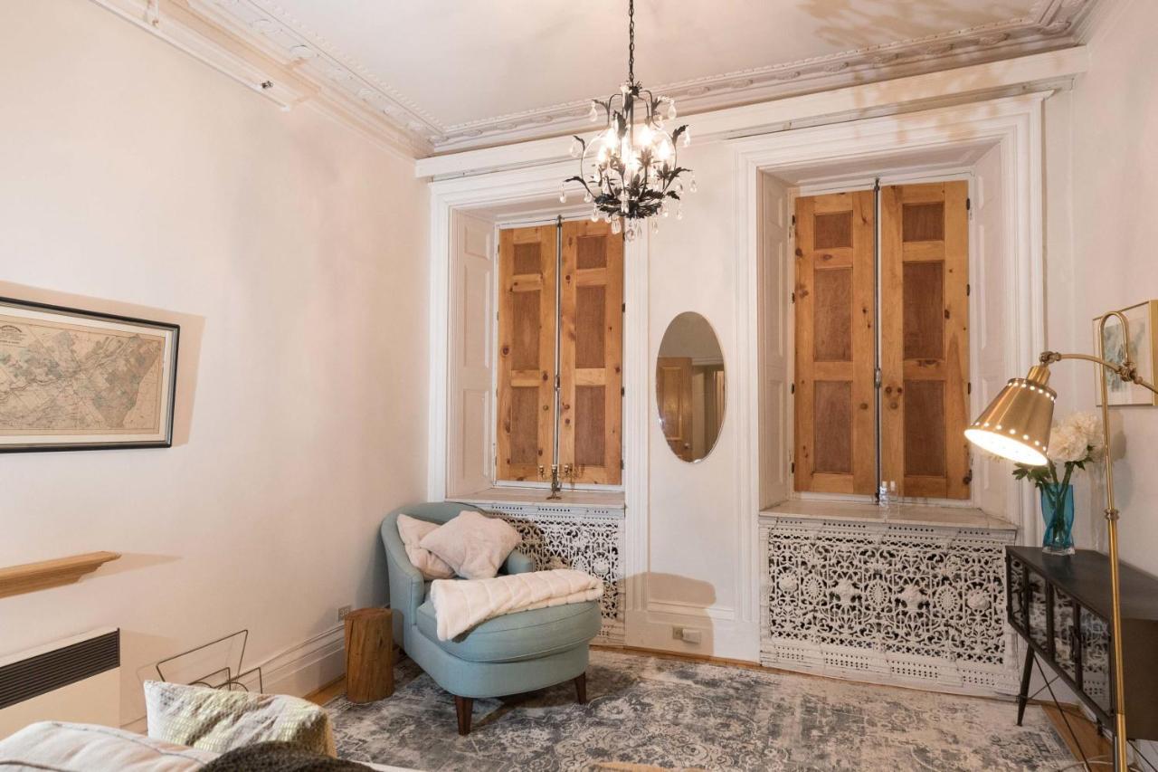Gorgeous In Old - Le Petit 24 *
