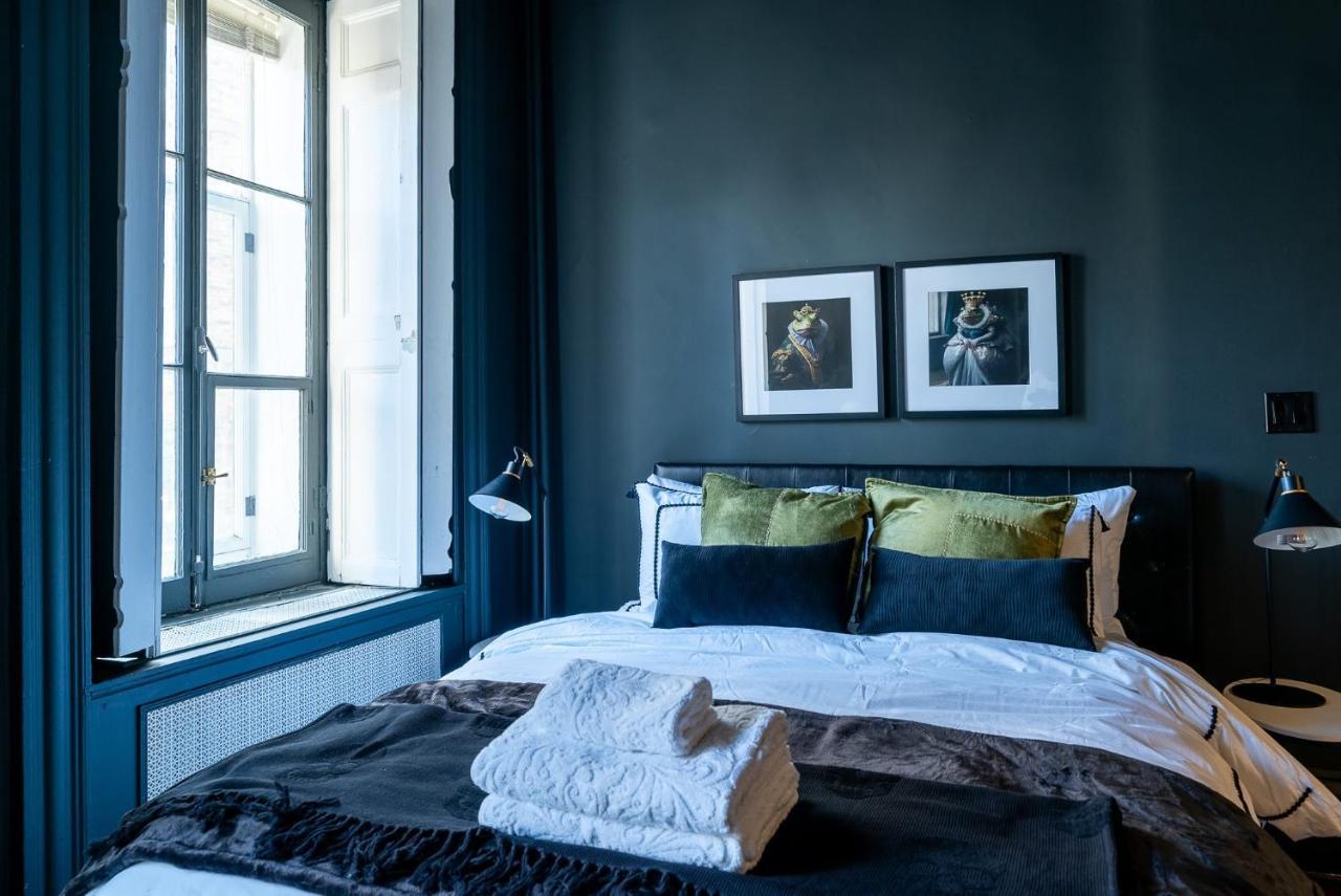 Gothic Styled Historical In Old * Quebec City