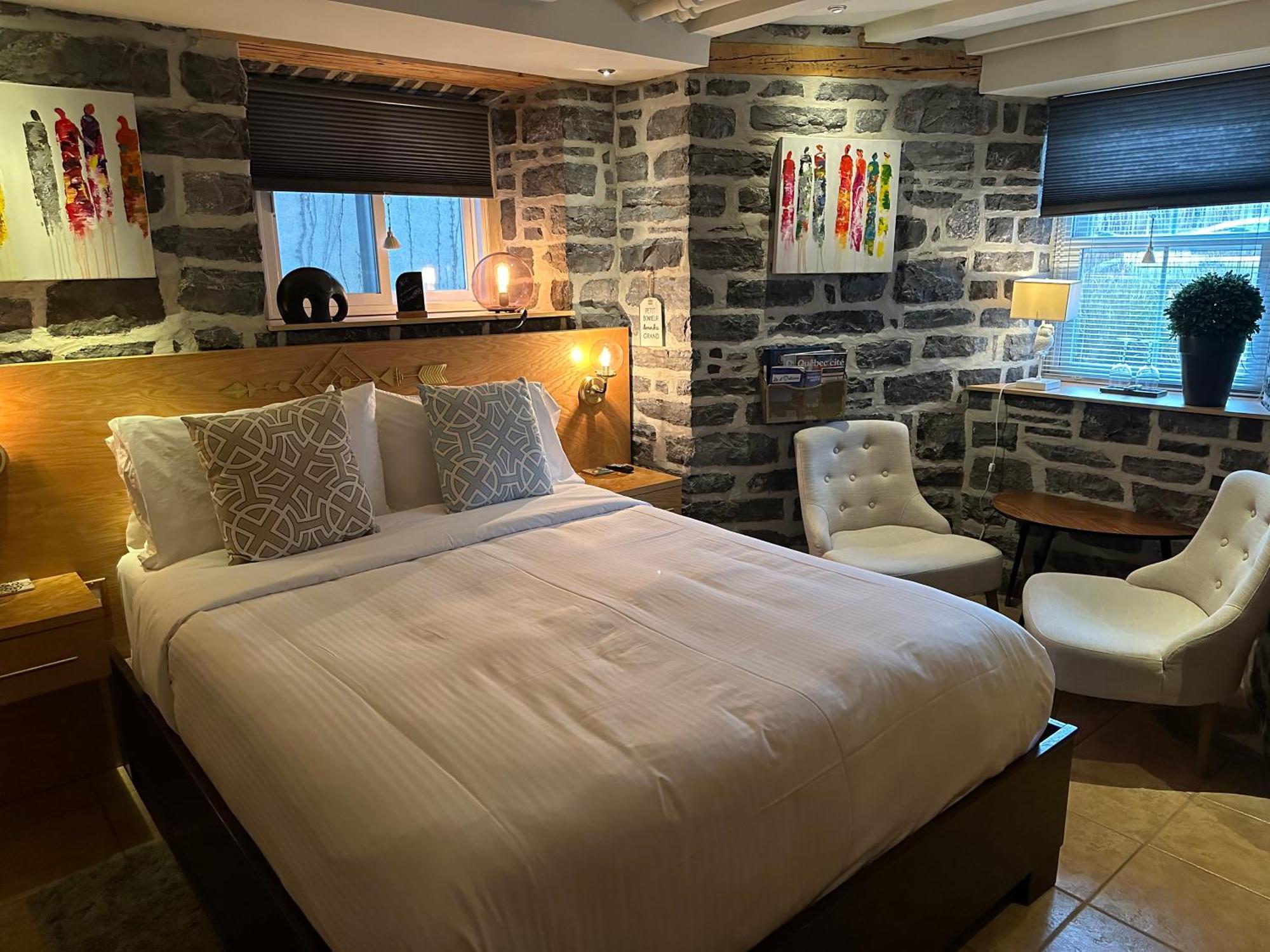 Aux Deux Lions Inn 3*