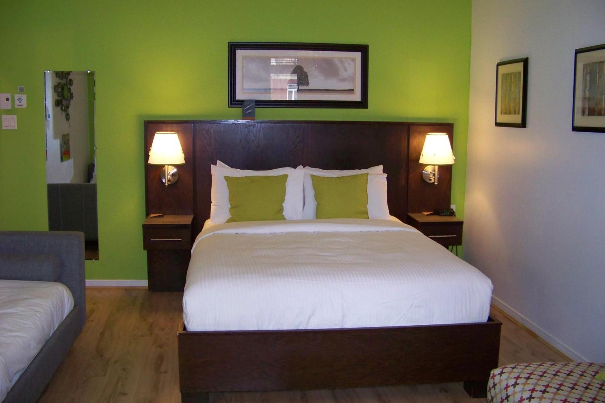 Aux Deux Lions Inn 3*