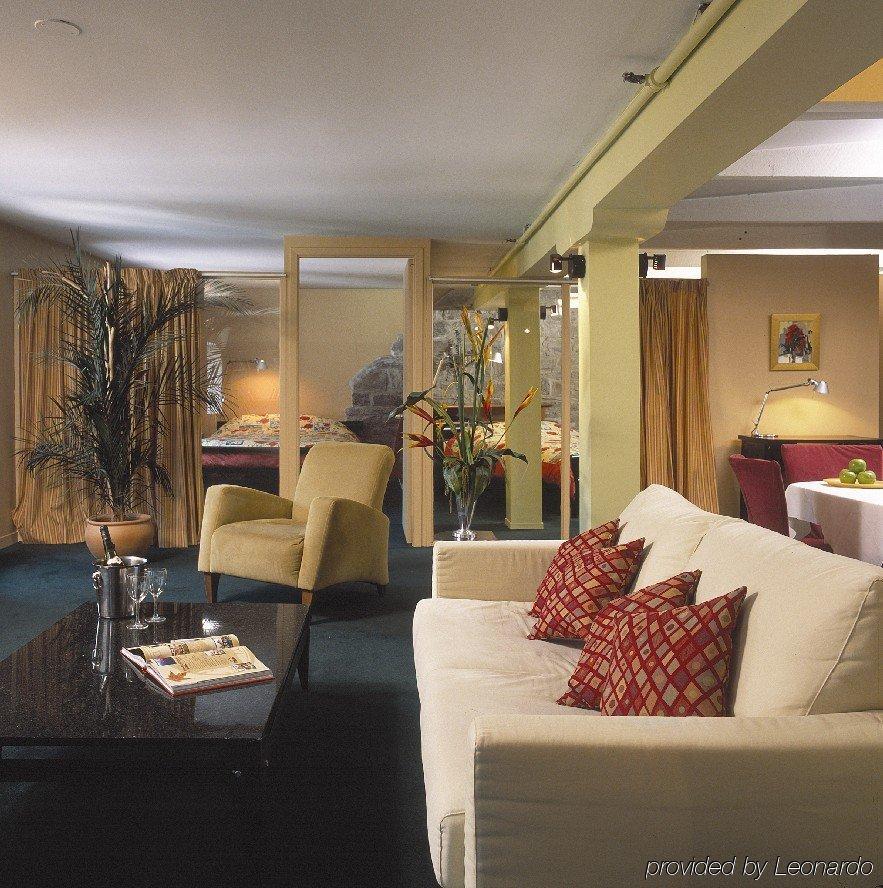 Hotel Le Priori Quebec City