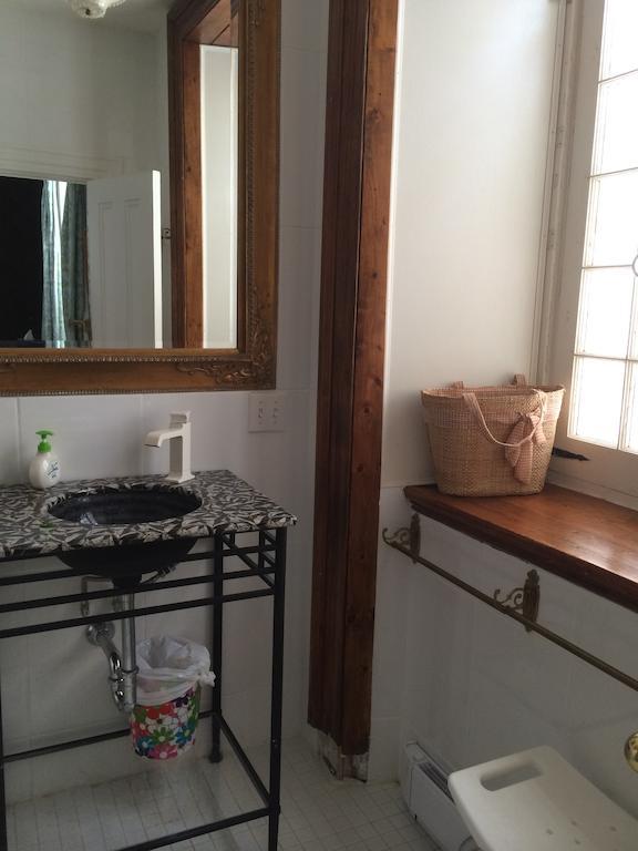 Bed & Breakfast Maison Historique James Thompson Quebec City