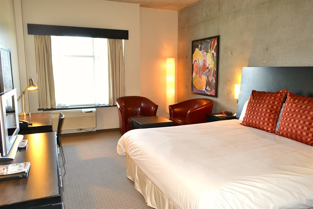 Hotel Grand Times - Aeroport De Quebec City