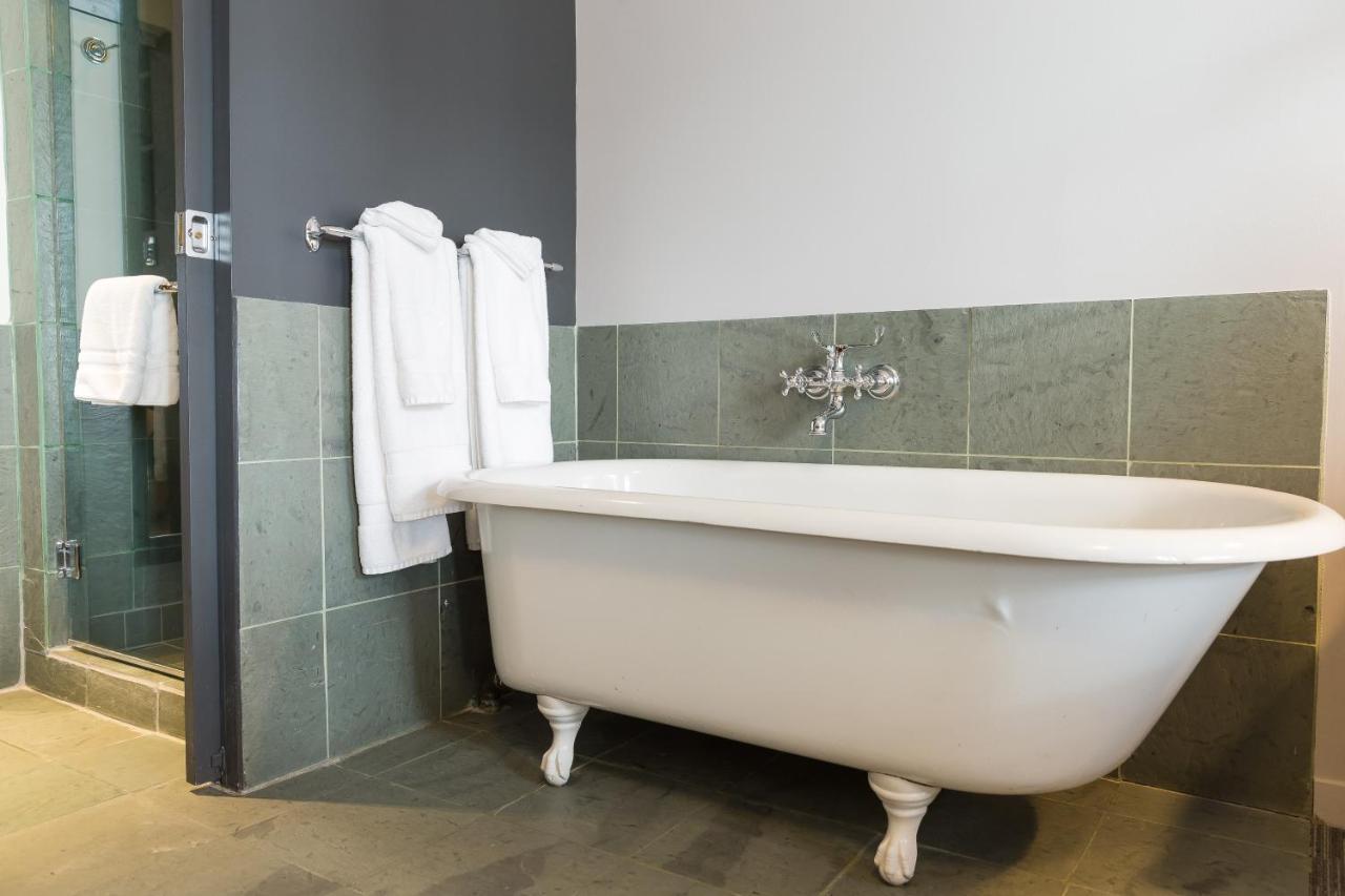 Le Priori 4* Quebec City