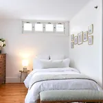 Bright And Beautiful Studio In Old Quebec City