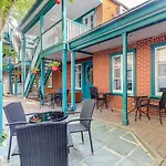 North House - Beautiful Vieux 2 Bedroom Apt