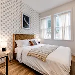 North House - Bohemian Vieux Quebec Two Bedroom
