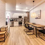 North House - Bohemian Vieux Quebec Two Bedroom