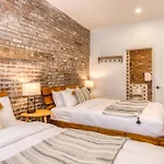 North House - Bohemian Vieux Quebec Two Bedroom