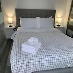 Marina Port De Quebec 1 - Maison Flottante