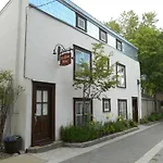 Au Petit Hotel