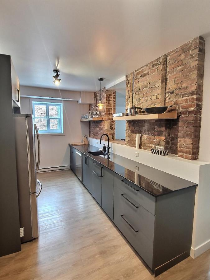 Apartment Hidden Gem - Old At Its Best !