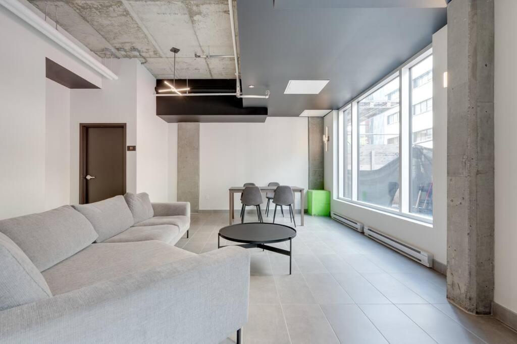 Initial / Yogi+ Parking / Centre-ville De Apartment *