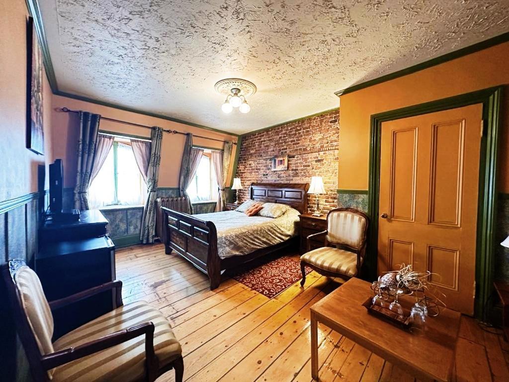 Au Petit Roi Bed & Breakfast Quebec City