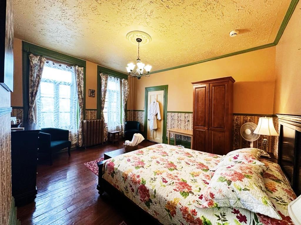 Au Petit Roi Bed & Breakfast