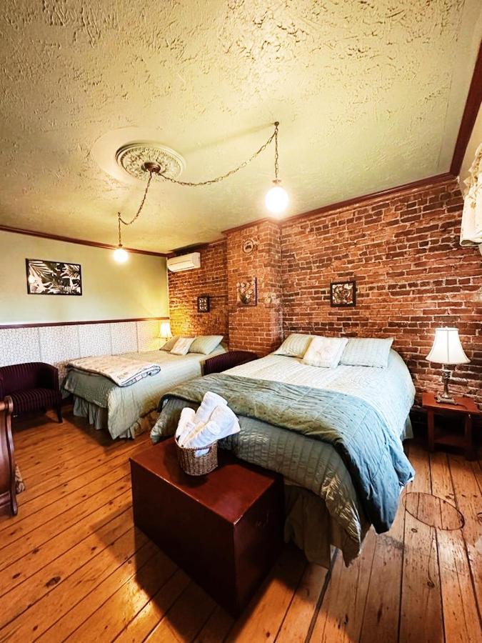 Au Petit Roi 4* Quebec City