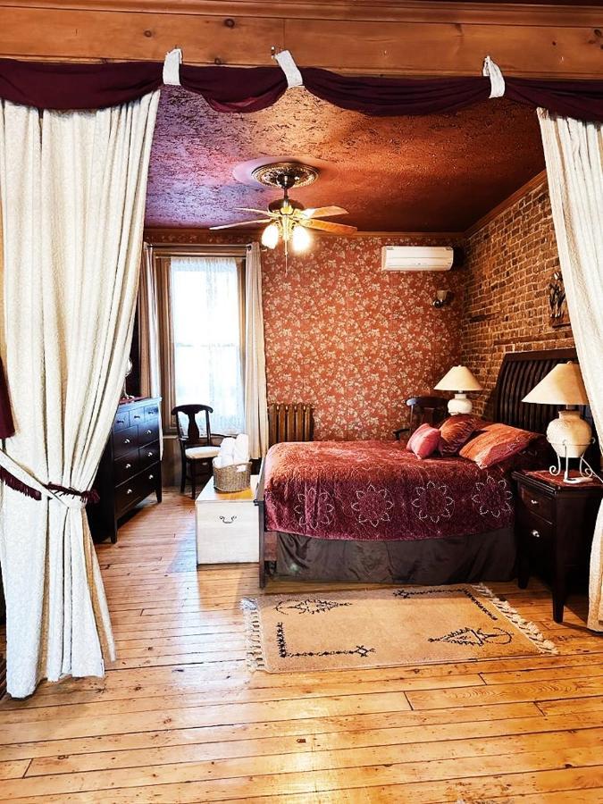 Au Petit Roi Bed & Breakfast