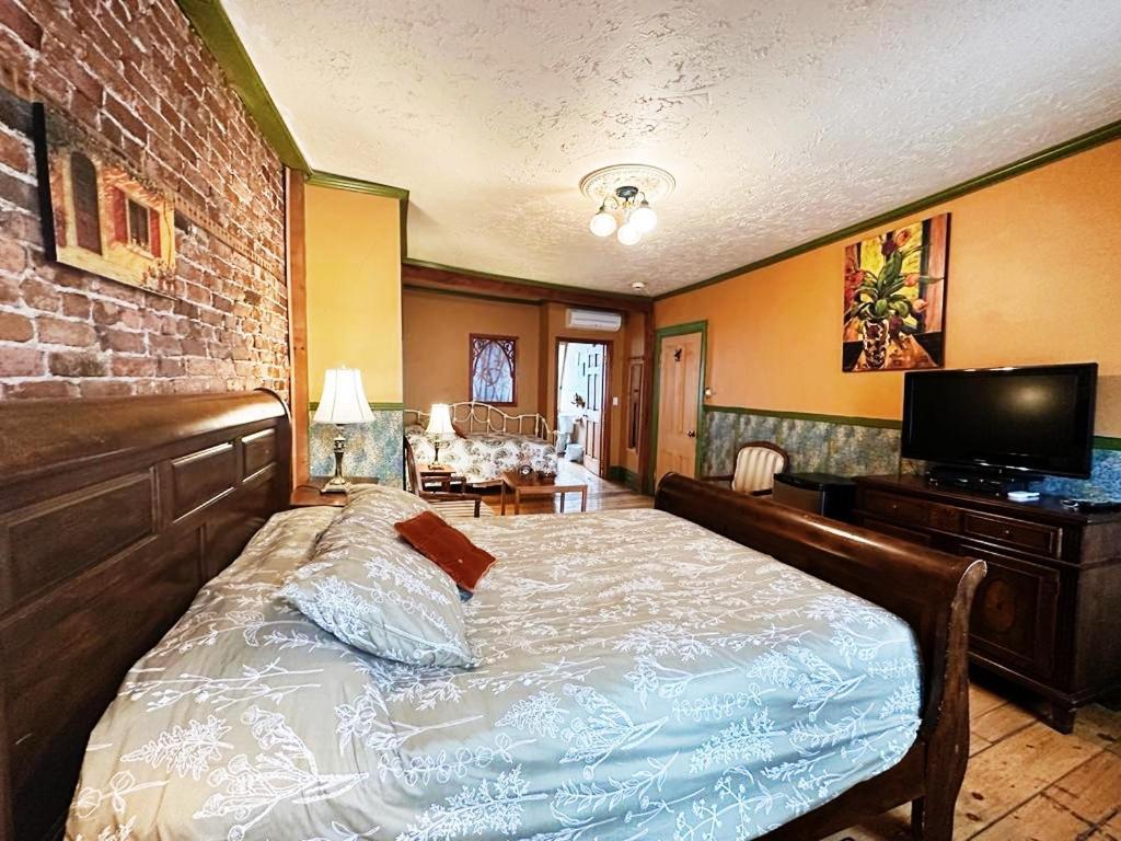 Au Petit Roi 4* Quebec City