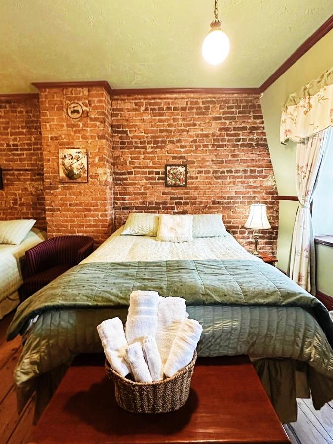 Au Petit Roi Bed & Breakfast Quebec City