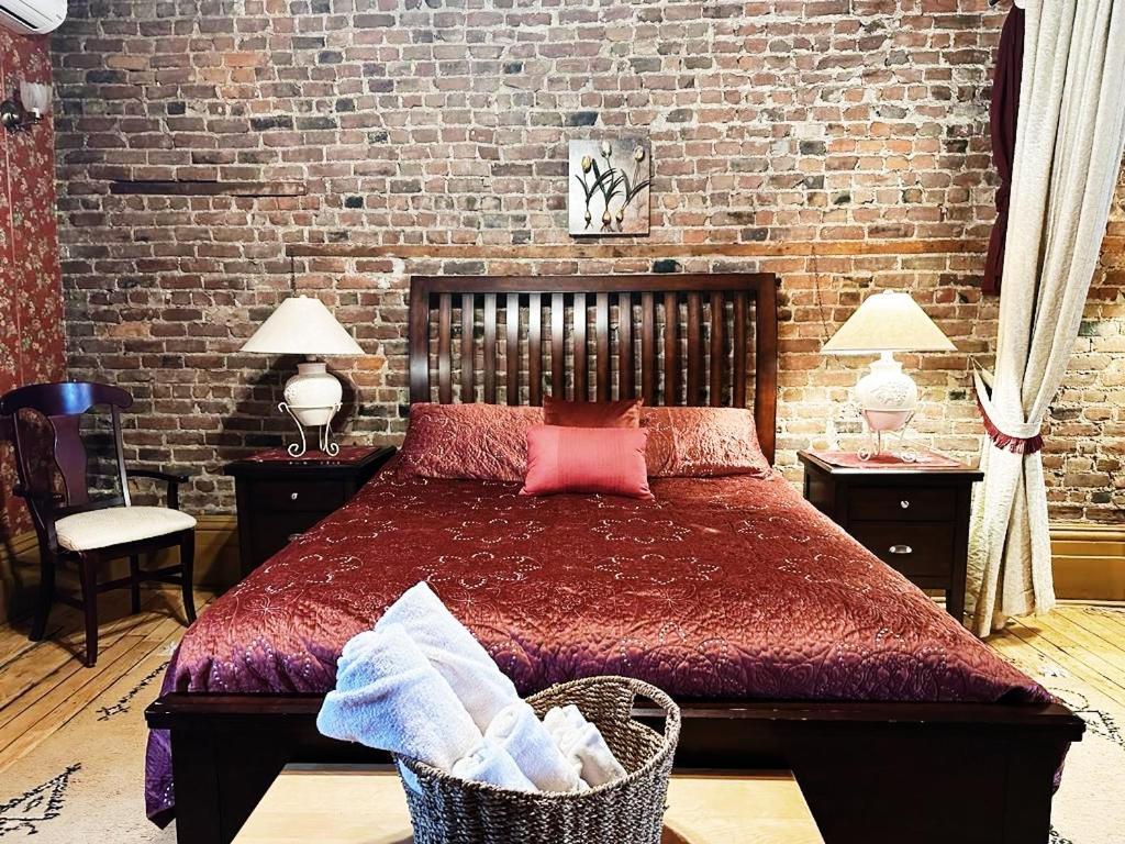 Au Petit Roi Bed & Breakfast 4*