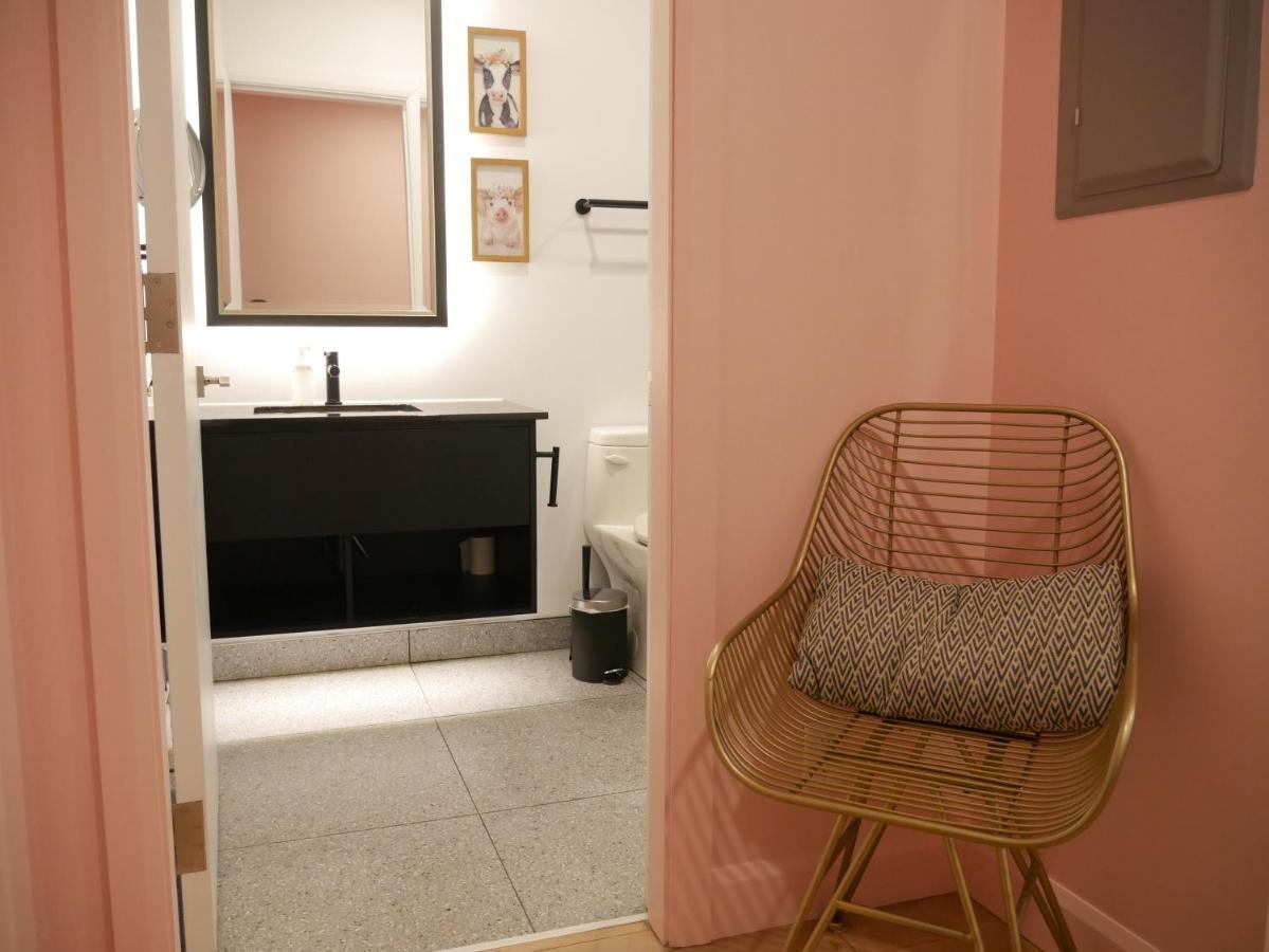 Touristique ▐ 335 Saint Joseph E▐ *
