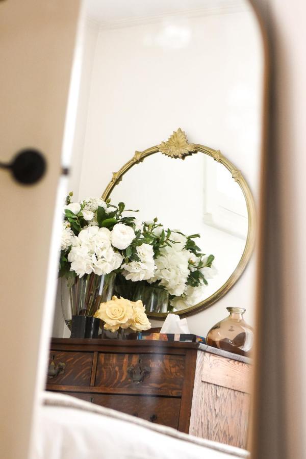 Bright And Beautiful Studio In Old Quebec City