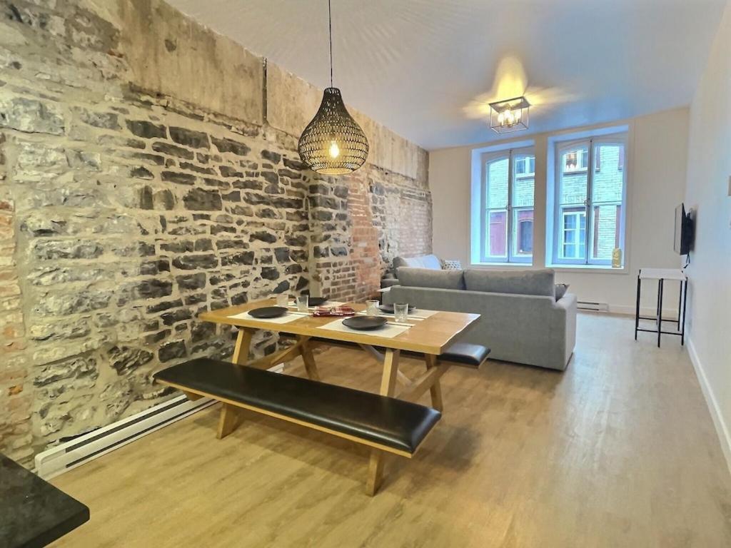 Old Treasure Apartment *