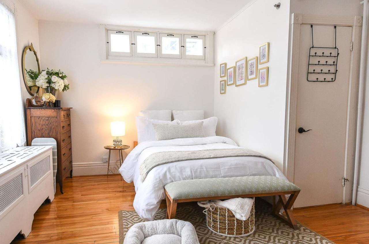 Bright And Beautiful Studio In Old Quebec City