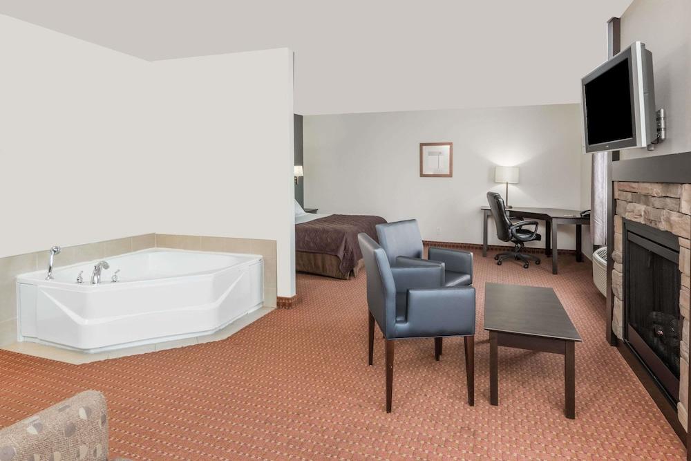 Super 8 By Wyndham Quebec City