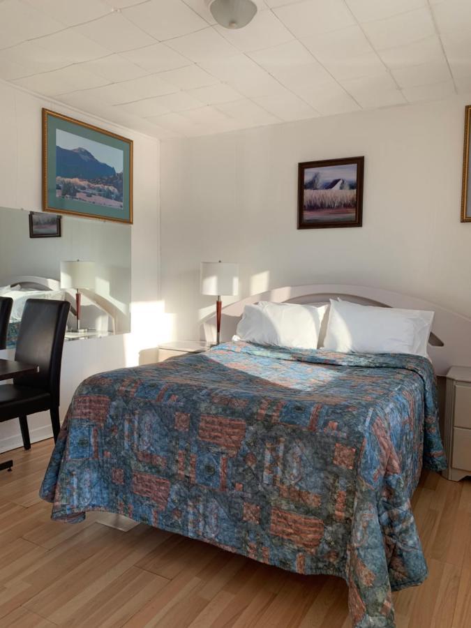 Le Jardin Motel 2*