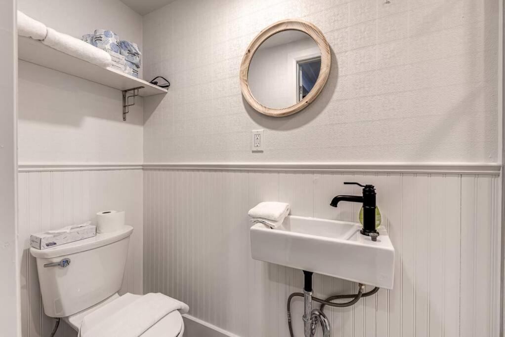 North House - Gorgeous 3 Bedroom 2-floor Old Townhouse Apartment