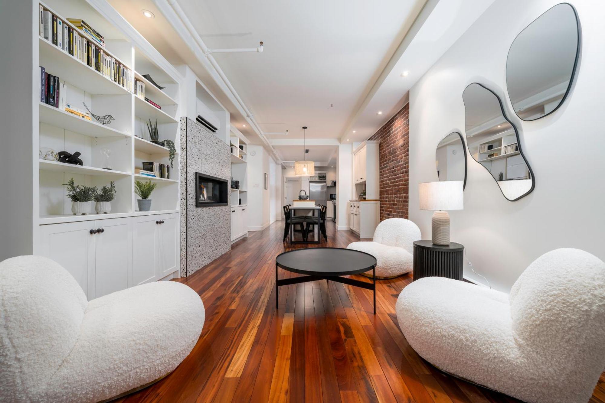 Deluxe Penthouse / / 2 In 1 Downtown * Quebec City