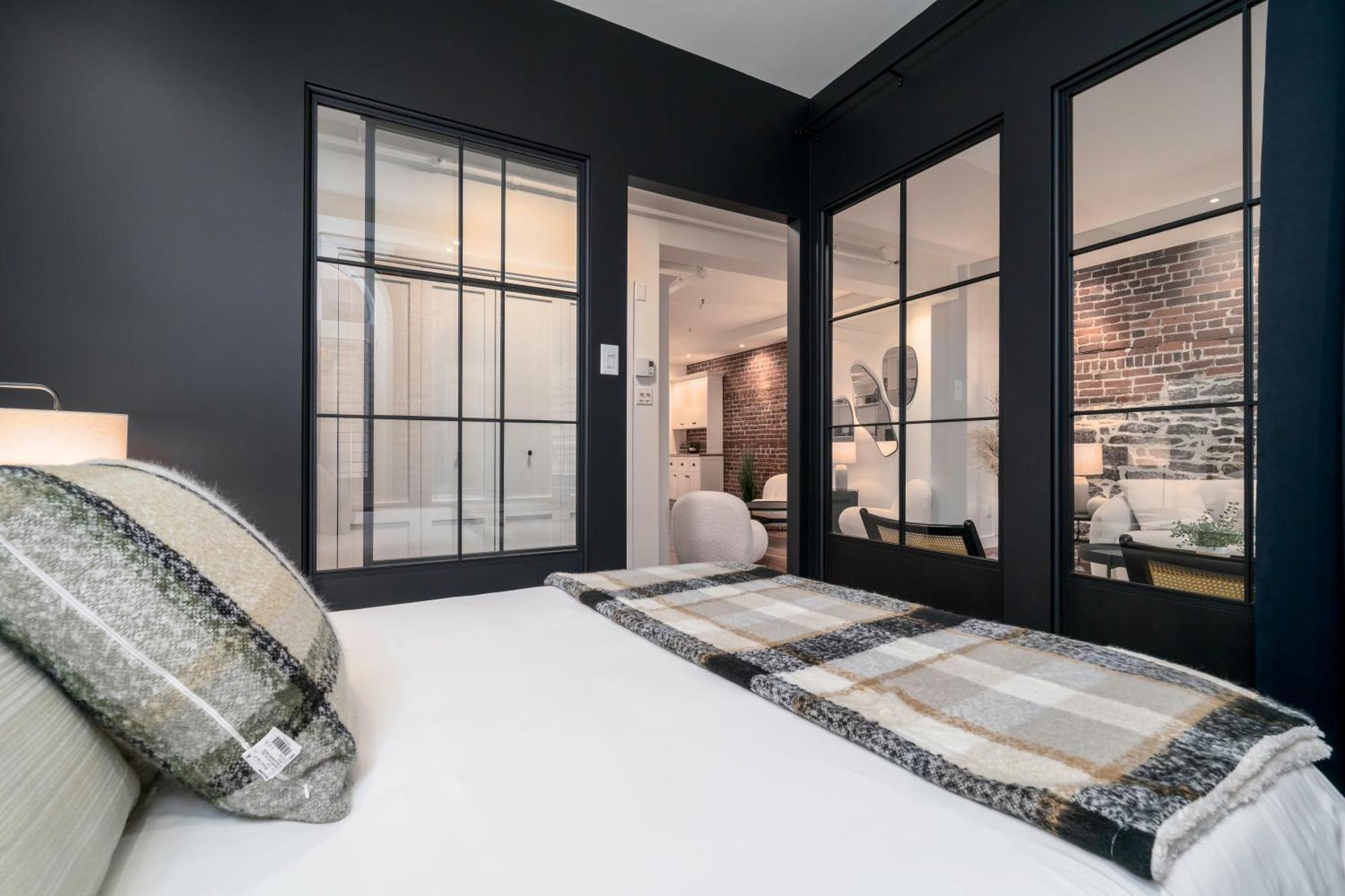 Apartment Deluxe Penthouse / / 2 In 1 Downtown Quebec City