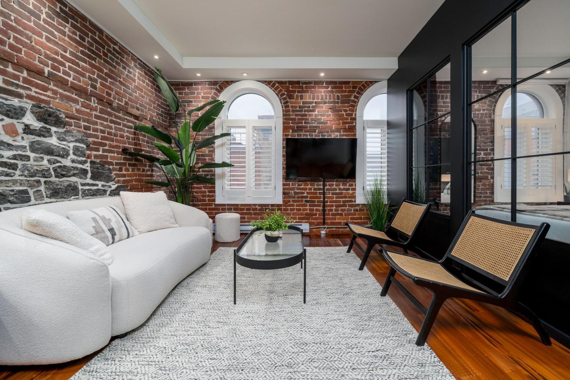 Deluxe Penthouse / / 2 In 1 Downtown Quebec City