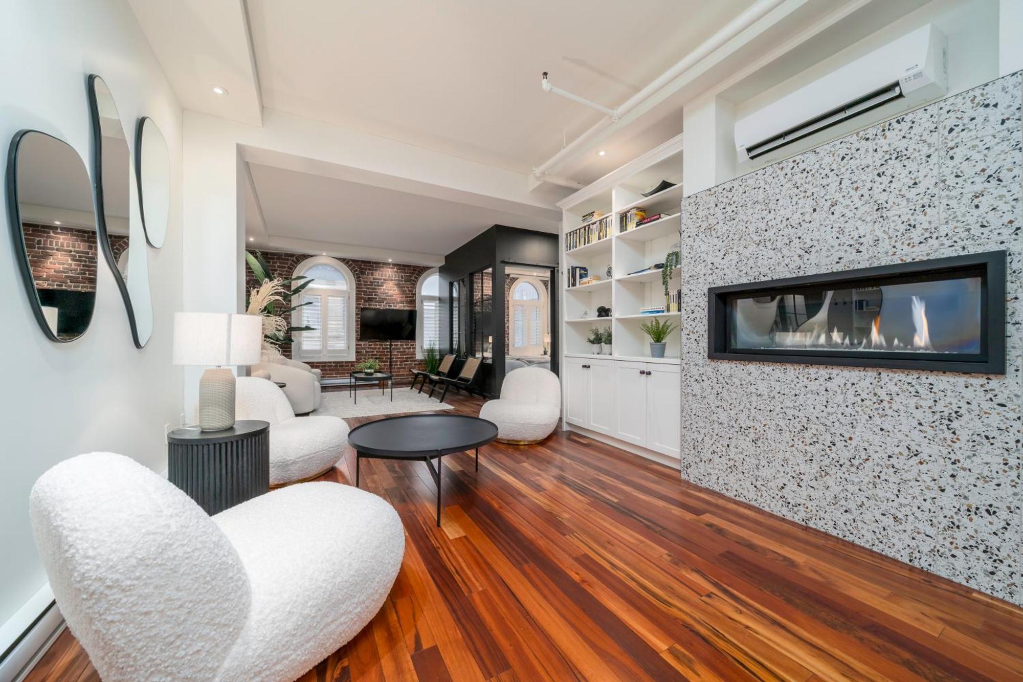 Apartment Deluxe Penthouse / / 2 In 1 Downtown Quebec City