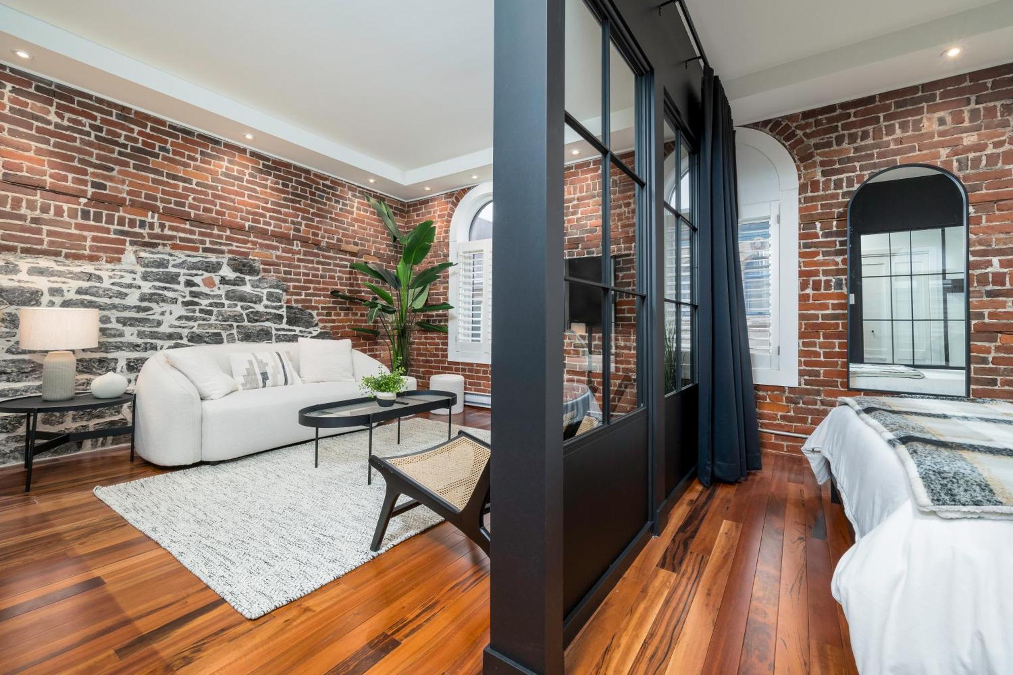 Deluxe Penthouse / / 2 In 1 Downtown Apartment Quebec City