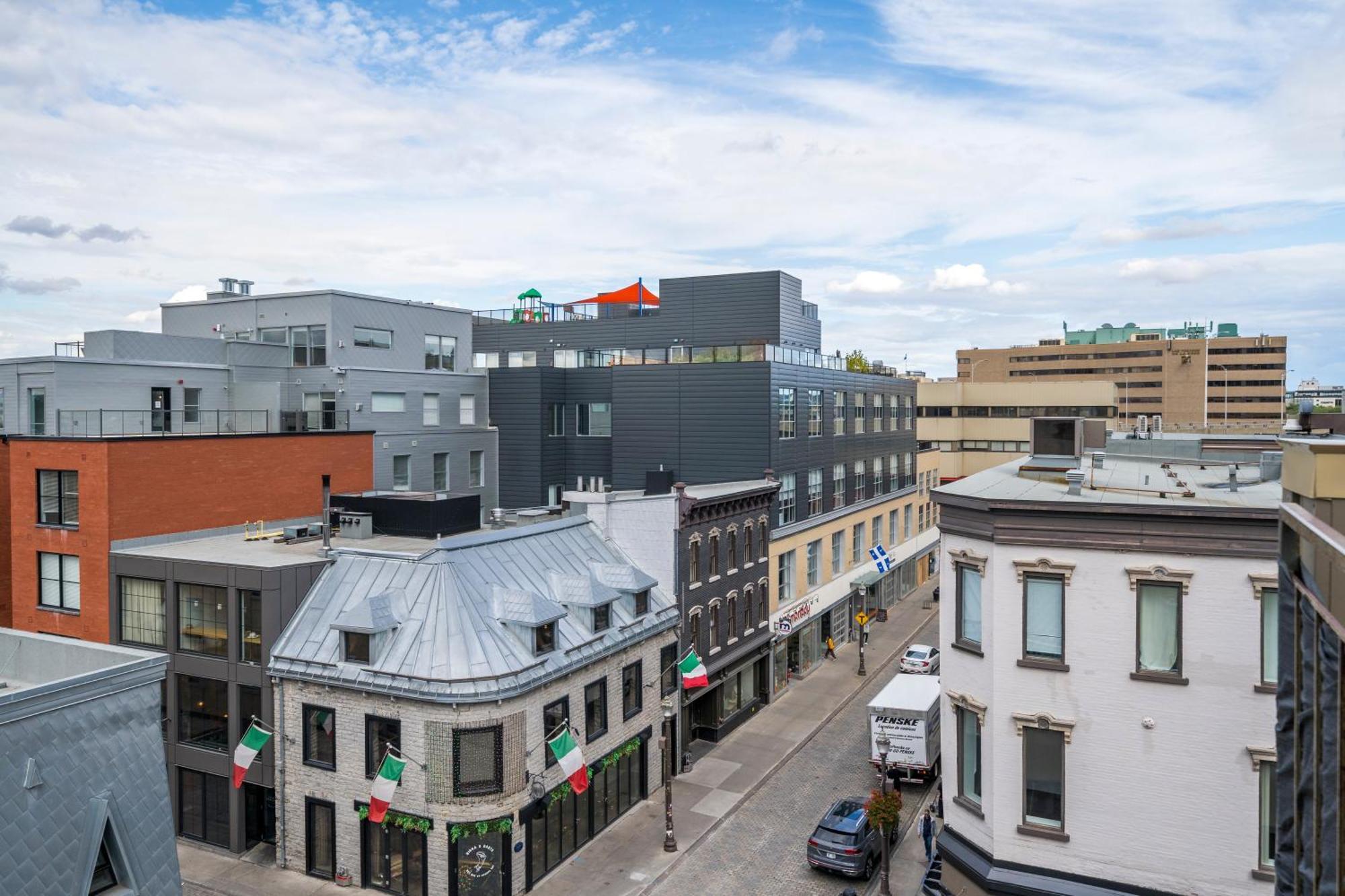 Deluxe Penthouse / / 2 In 1 Downtown * Quebec City