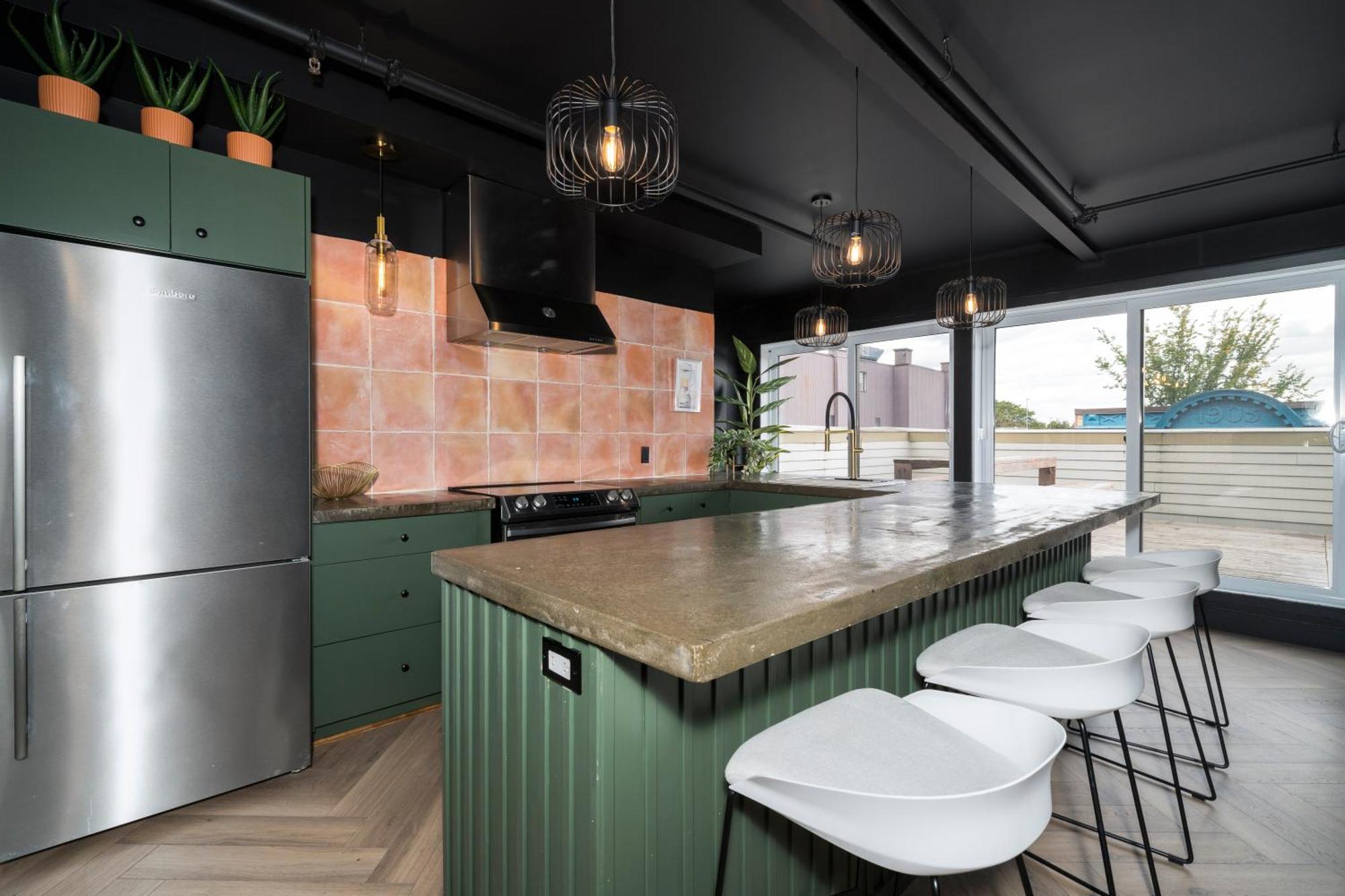 Apartment Deluxe Penthouse / / 2 In 1 Downtown Quebec City