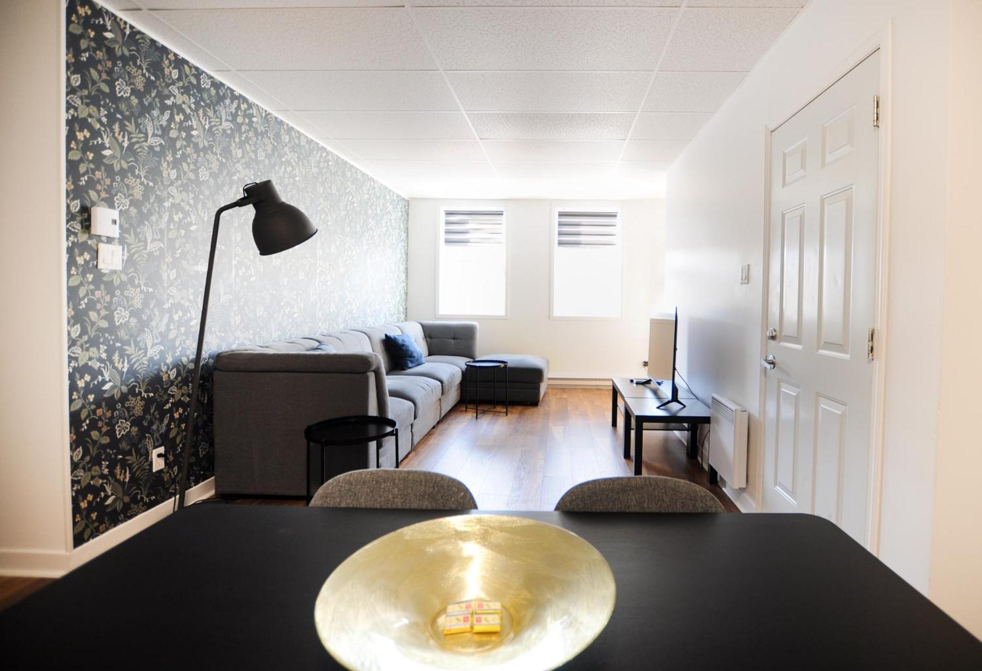 Le 1066 - Spacieux A Limoilou Apartment