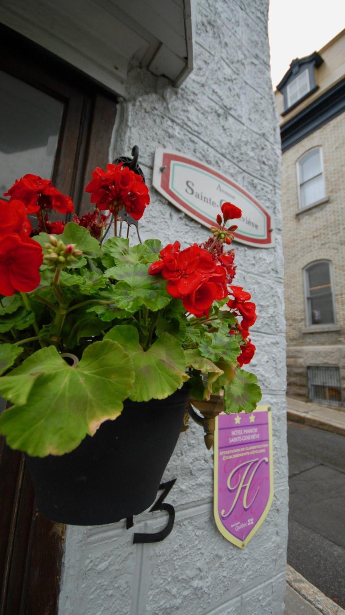 Manoir Sainte Genevieve Hotel 2*