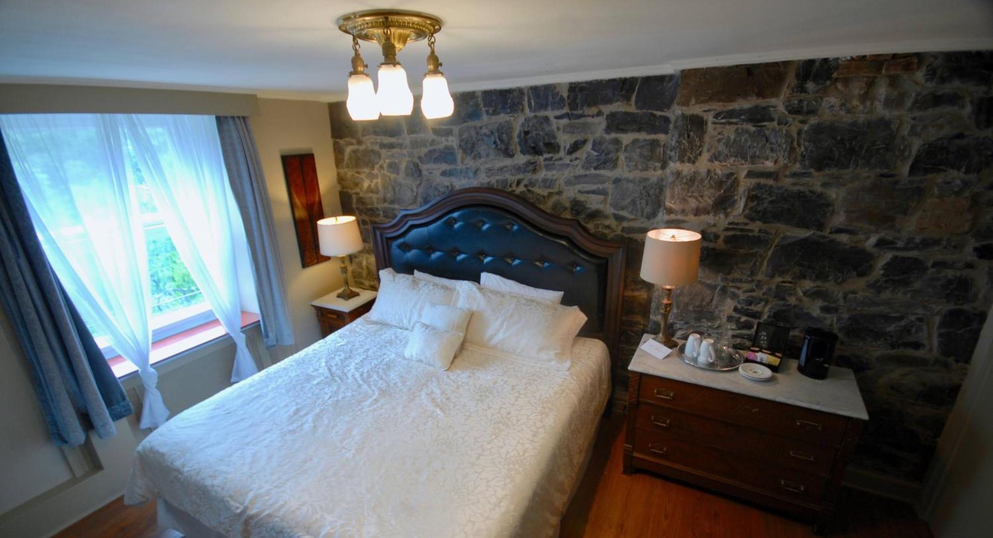 Manoir Sainte Genevieve Hotel