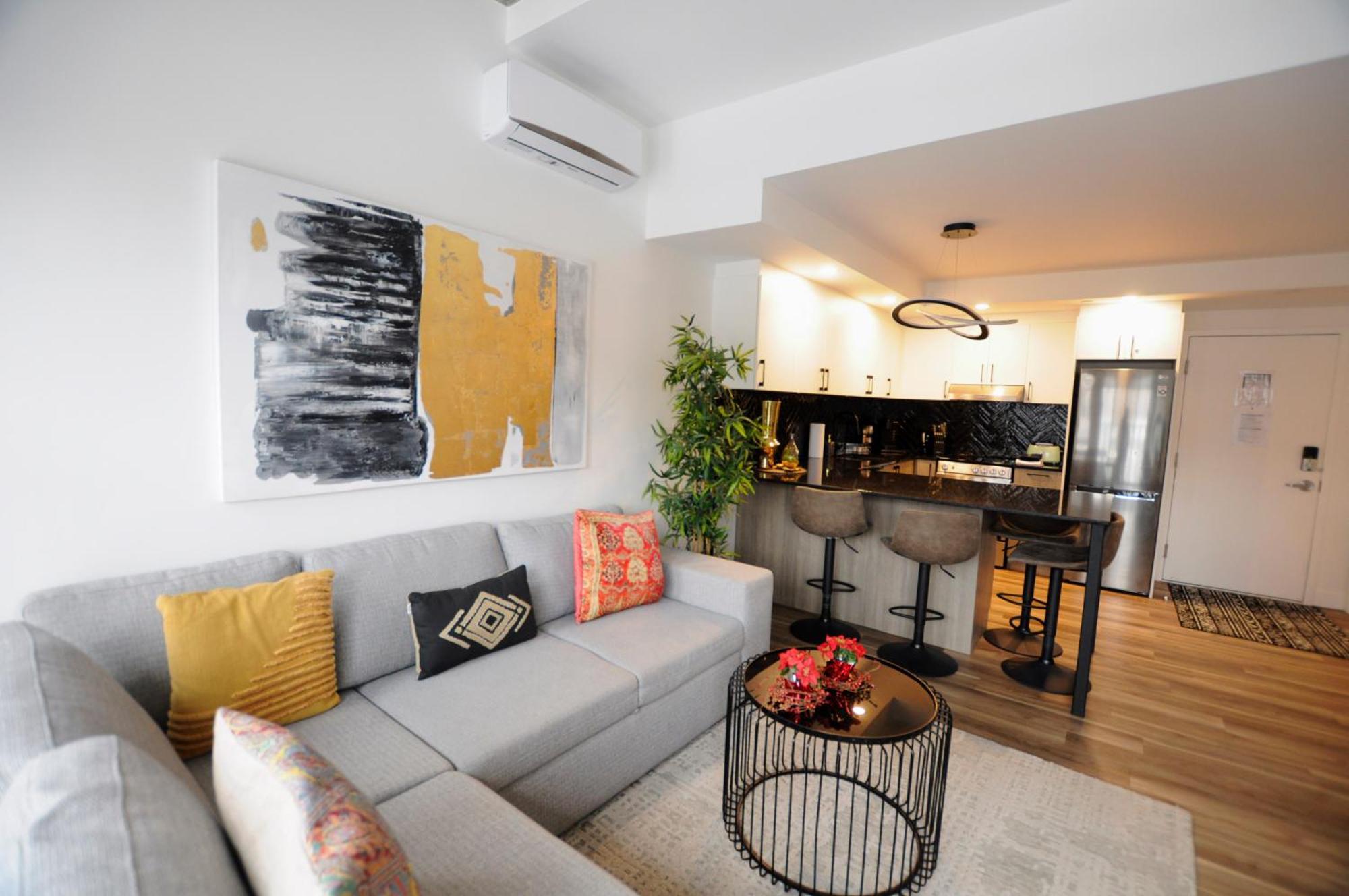 Downtown Penthouse With Breathtaking Views *